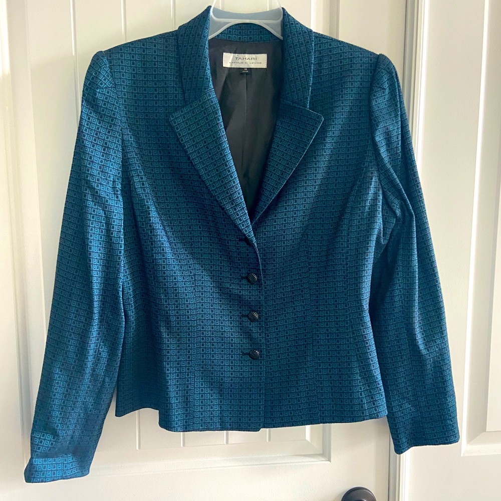 Tahari blazer